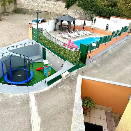 Casa vacanze Holiday Home With Swimming Pool & Jacuzzi *