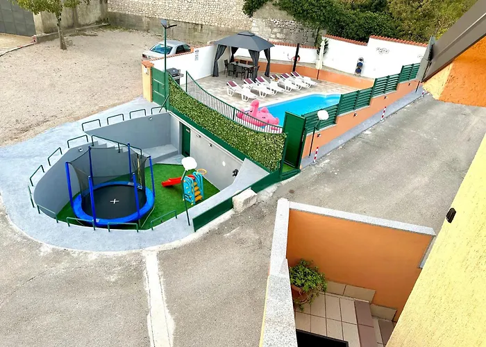 Casa vacanze Holiday Home With Swimming Pool & Jacuzzi *