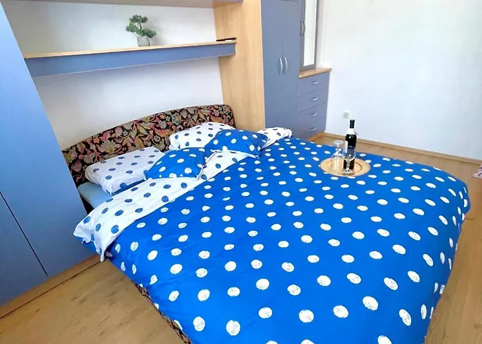 Holiday Home With Swimming Pool & Jacuzzi Casa vacanze *