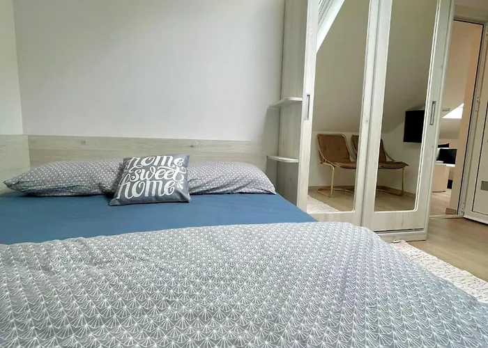 Casa vacanze Holiday Home With Swimming Pool & Jacuzzi *