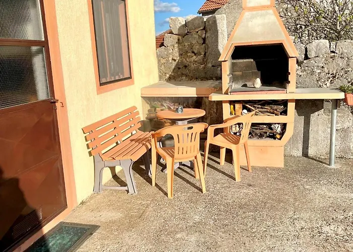 Holiday Home With Swimming Pool & Jacuzzi Casa vacanze *