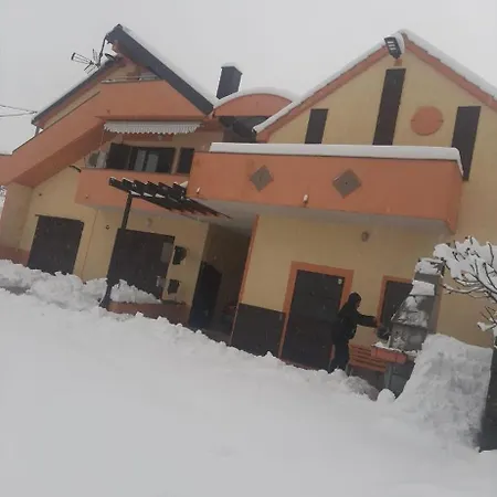 Hébergement de vacances With Swimming Pool & Jacuzzi