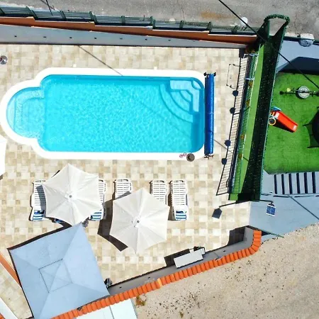 With Swimming Pool & Jacuzzi * Mijaca